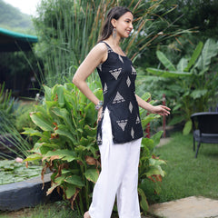 Women Black Geometric Printed Sleeveless Cotton Ethnic Top