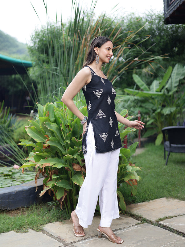 Women Black Geometric Printed Sleeveless Cotton Ethnic Top