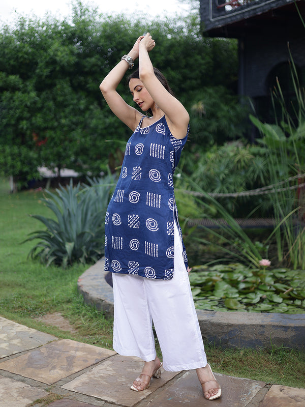Women Blue Printed Sleeveless Kurti