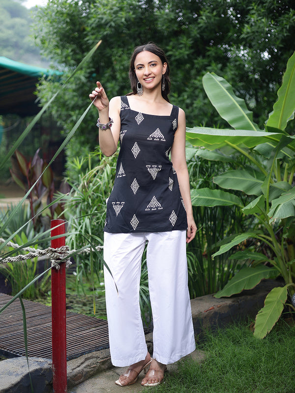 Women Black Geometric Printed Sleeveless Cotton Ethnic Top