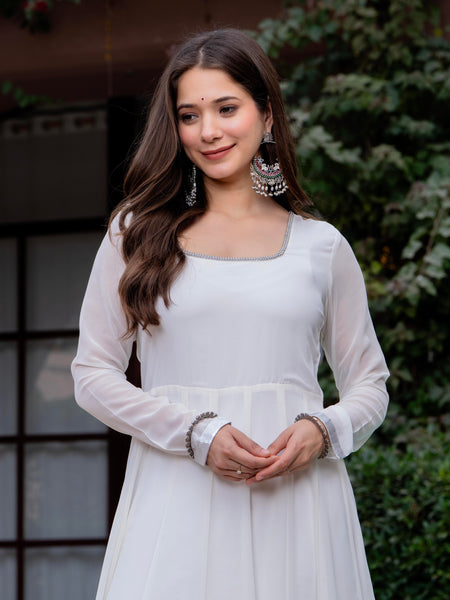 Poshak Hub Women Off-White Georgette Hand Embroidery Anarkali Kurta