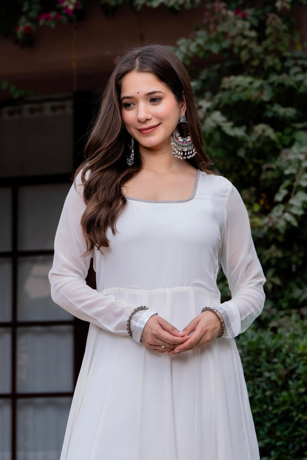 Poshak Hub Women Off-White Georgette Hand Embroidery Anarkali Kurta