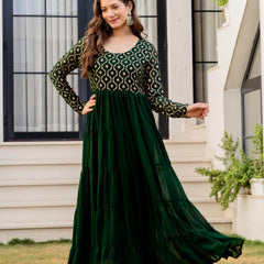 Poshak Hub Women Green Georgette Foil print Tiered Anarkali Kurta