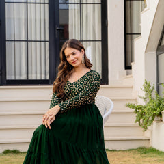 Poshak Hub Women Green Georgette Foil print Tiered Anarkali Kurta