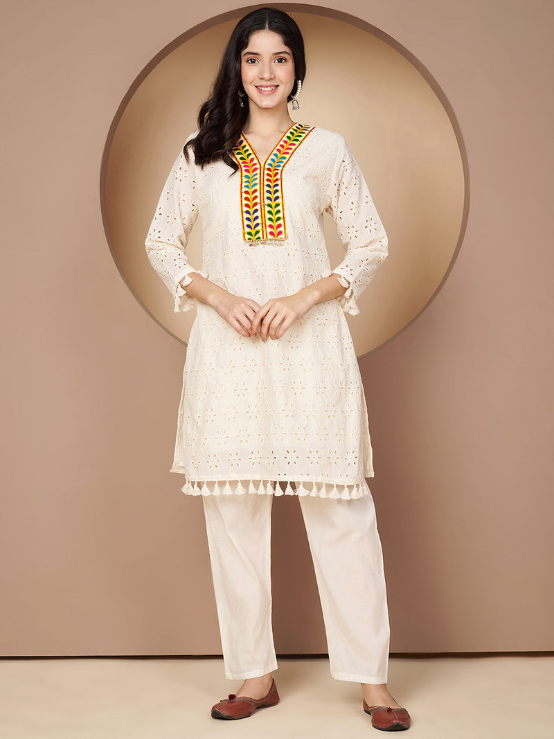 Poshak Hub Women Off-White Premium cotton Hakuba Chicken Embroidery Co-Ord Set