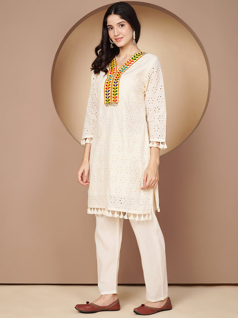 Poshak Hub Women Off-White Premium cotton Hakuba Chicken Embroidery Co-Ord Set