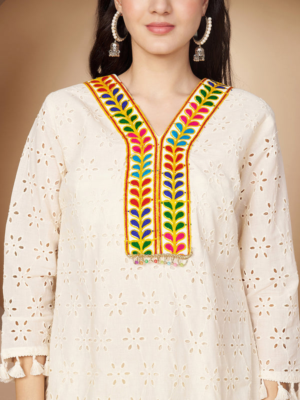 Poshak Hub Women Off-White Premium cotton Hakuba Chicken Embroidery Co-Ord Set