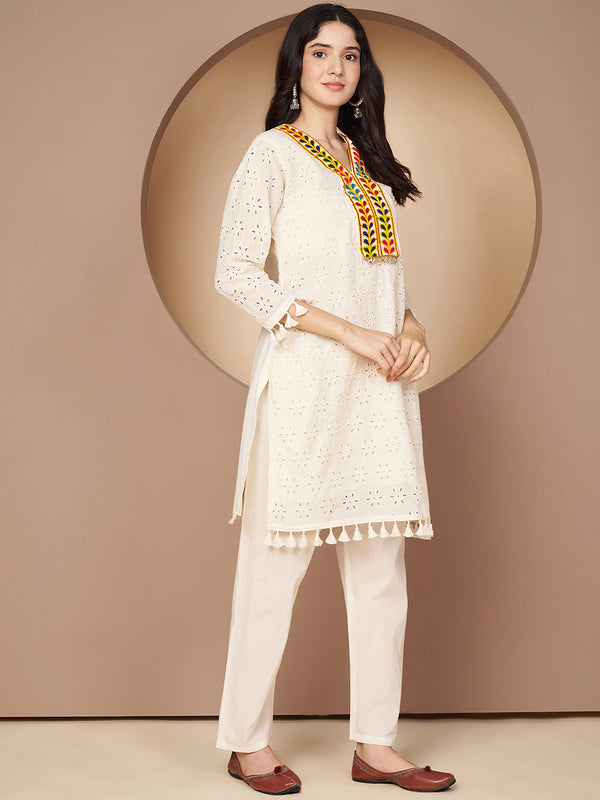 Poshak Hub Women Off-White Premium cotton Hakuba Chicken Embroidery Co-Ord Set