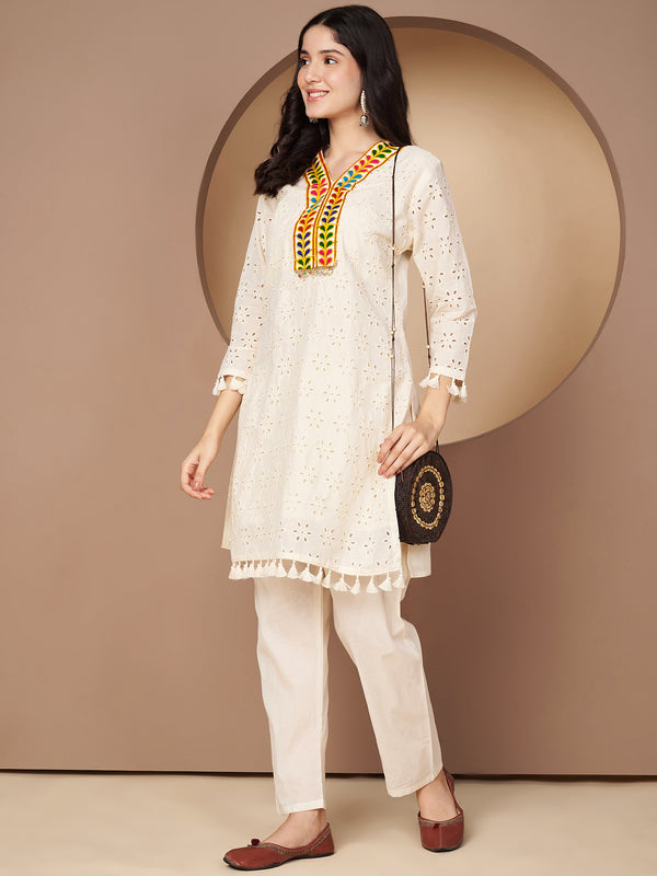 Poshak Hub Women Off-White Premium cotton Hakuba Chicken Embroidery Co-Ord Set