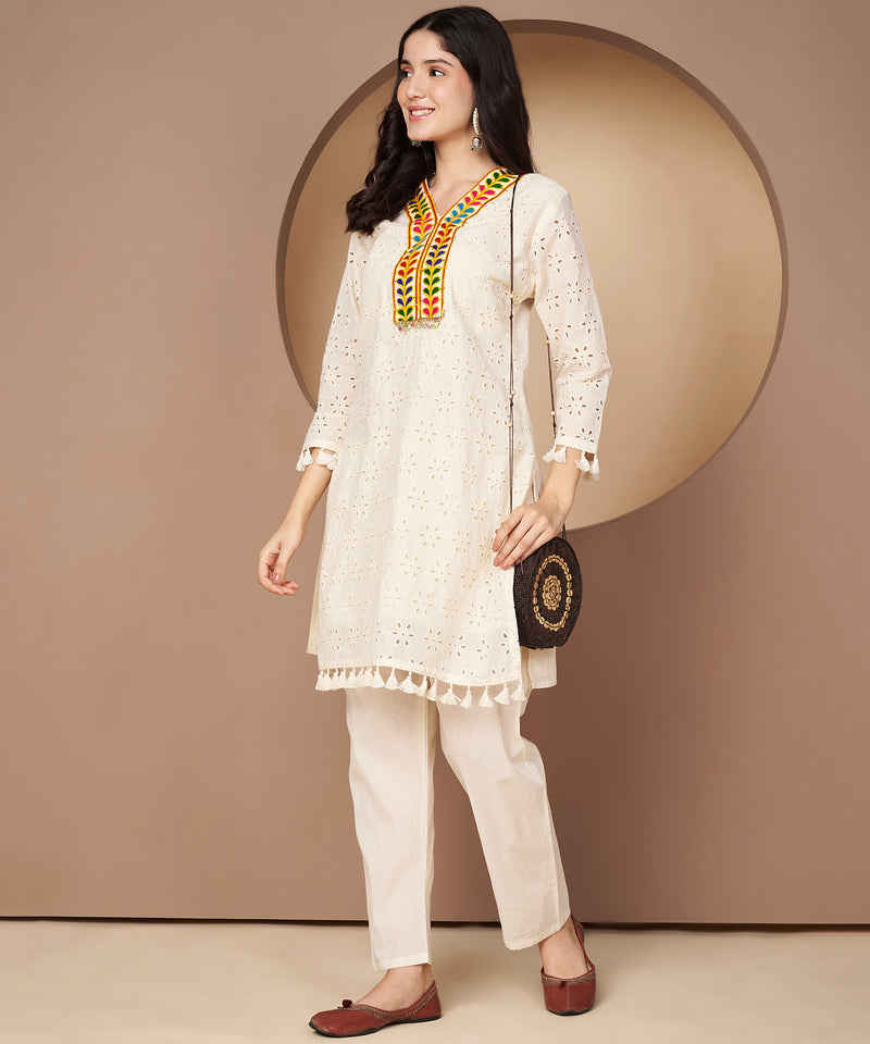 Poshak Hub Women Off-White Premium cotton Hakuba Chicken Embroidery Co-Ord Set